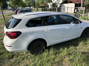 OPEL ASTRA J 1.4 T Essentia