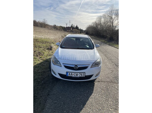 OPEL ASTRA J Sports Tourer 1.7 CDTI Sport