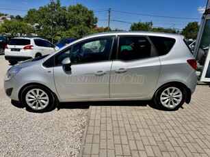 OPEL MERIVA B 1.4 T Cosmo PDC-ALU-DIGITKLÍMA-TEMPOMAT