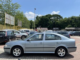 SKODA OCTAVIA 1.9 TDi Business 90 LÓERŐS DIESEL GYÁRI FÉNYEZÉS VÉGIG VEZETETT SZERVIZKÖNYV 228.000 KM