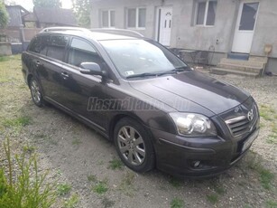 TOYOTA AVENSIS Wagon 2.0 D-4D