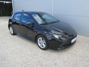 TOYOTA COROLLA 1.8 Hybrid Comfort Style e-CVT Aut. beparkoló rendszer - Vez. szervizkönyv - NAVI - Vez. nélküli telefontöltés