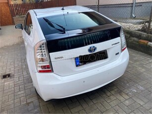 TOYOTA PRIUS 1.8 HSD(Automata)