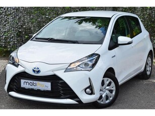 TOYOTA YARIS 1.5 VVT-i Hybrid Comfort e-CVT 1. Tulajtól. Végig márka szerviz. Kamera. Tempomat. Navigáció. Sávtartó