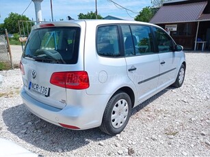 VOLKSWAGEN TOURAN 1.6 CR TDI Comfortline Vezetett szervízkönyv