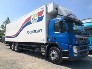 VOLVO FM330 6X2 HŰTŐDOBOZOS