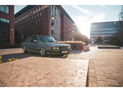 BMW 5-ÖS SOROZAT 520i E28 airride