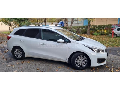 KIA CEE'D SW 1.4 CRDI Silver