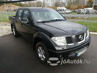 NISSAN Navara