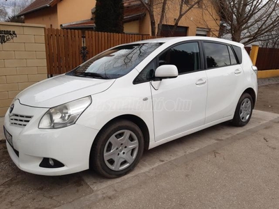 TOYOTA VERSO 2.0 D-4D Terra (5 személyes )