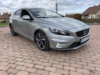 VOLVO V40 1.6 T3 Kinetic R-Design