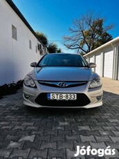 Hyundai i30 személyautó