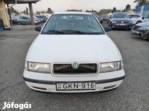 Skoda Octavia 1.6 LX Vonóhorog!