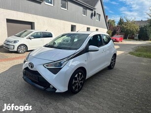 Toyota Aygo 1.0 x-play Akár 1 Év Garanciával