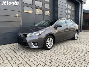 Toyota Corolla Sedan 1.6 Limited Szervizkönyv /...