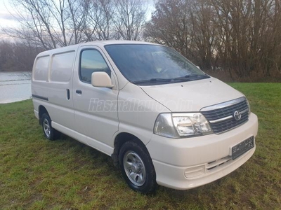 TOYOTA HI-ACE Hiace 2.5 D-4D 4x4 Panel Van Comfort KLÍMÁS