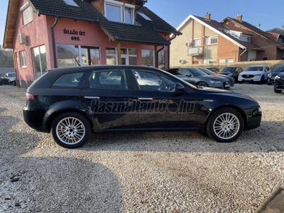 ALFA ROMEO 159 SW 1.9 JTD 16V Distinctive TEMPOMAT. TÓLATÓRADAR