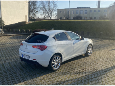 ALFA ROMEO GIULIETTA 2.0 JTDM-2 Distinctive Új vezérlés!