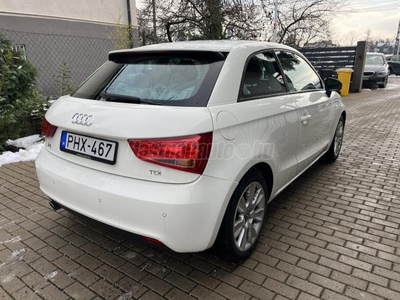 AUDI A1 1.6 TDI DPF Attraction S-tronic