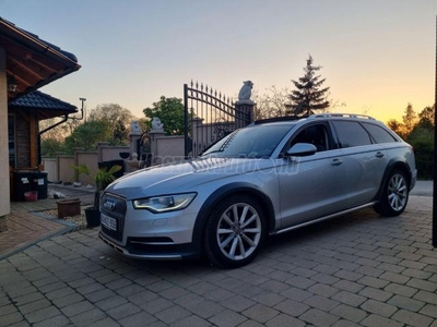 AUDI A6 ALLROAD 3.0 V6 TDI quattro S-tronic Panorama tetos