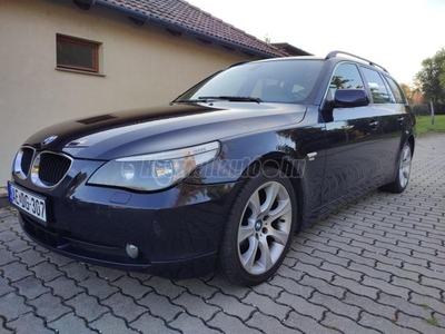 BMW 523i Touring MANUÁLIS VÁLTÓ. VONÓHOROG. BŐR BELSŐ. 18 ALUFELNI