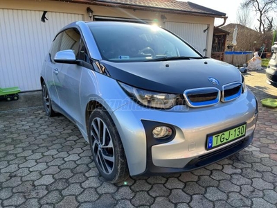 BMW I3 (Automata) 60Ah. LED lámpa. hőszivattyú. villámtöltés. HK zene. nagy Navi. CarPlay