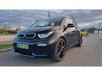 BMW I3 i3s 120Ah (Automata) LOFT FÉLBŐR BELSŐ. KAMERA. E-H RADAR. LEDLÁMPA. FEKETE KERÉK. VILÁGÍTÁS CSOMAG