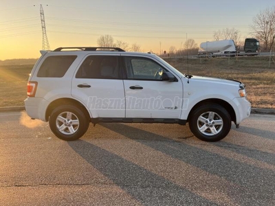 FORD ESCAPE HYBRID 2.5