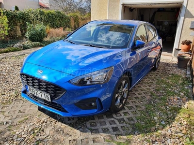 FORD FOCUS 1.5 EcoBoost ST-Line TeliCsomag KevesetFutott Mo AutParkol HUD SportKivitel LED