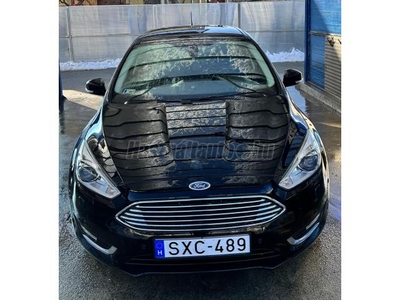 FORD FOCUS 1.5 TDCI Titanium NAGY NAVI-KEYLESS-VÁLTÓZÁR-KORMÁNY+ÜLÉS+SZÉLVÉDŐ FŰT-SÉRÜLÉSM.-AUTO BEPARK