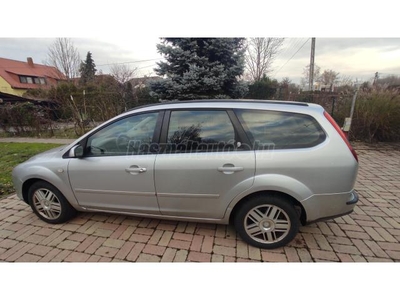 FORD FOCUS 1.6 Ghia