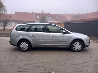 FORD FOCUS 1.6 Ghia