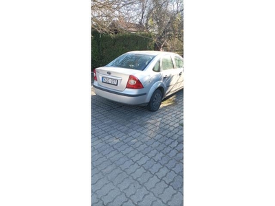 FORD FOCUS 1.6 Ghia