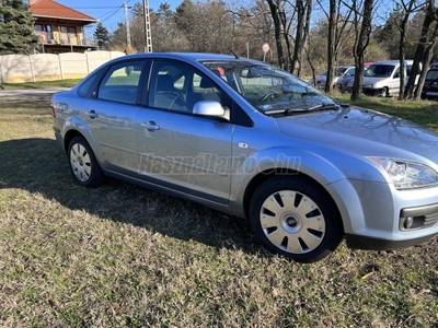 FORD FOCUS 1.6 Ghia