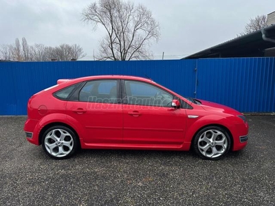 FORD FOCUS 2.5 turbo ST 5 ajtós. ülésfűtés. Recaro bőr- sportülés