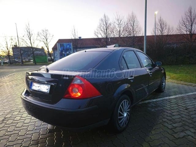 FORD MONDEO 1.8 SCi Ghia Executive