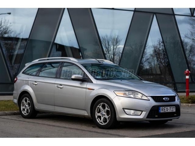 FORD MONDEO 2.0 TDCi Trend Vezetett szervízkönyvével