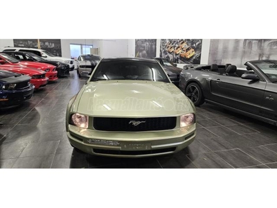 FORD MUSTANG Fastback 4.0 V6 (Automata) LIME GREEN sérülésmentes!