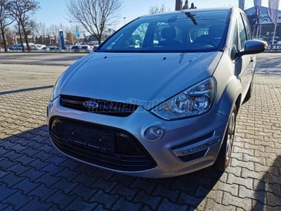 FORD S-MAX 2.0 TDCi Trend Szervizkönyv-Vonóhorog