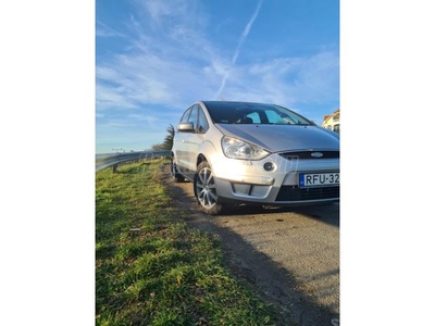 FORD S-MAX 2.0 Titanium