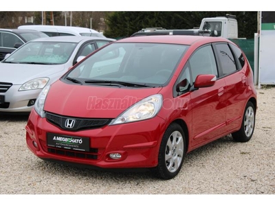 HONDA JAZZ 1.4 Elegance Plus 73e km. Tempomat. Vadító piros