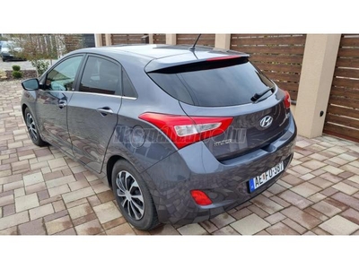 HYUNDAI I30 1.4 MPi ISG Go! MEGKÍMÉLT! SOK EXTRÁVAL! GYÖNYÖRŰ BELSŐ! TÉLI-NYÁRI GUMIKKAL!