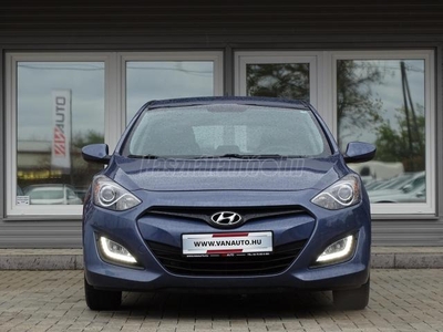 HYUNDAI I30 1.4i Comfort DIGIT-LED'MENETFÉNY-SZERVÍZKÖNYV-108eKM