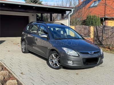 HYUNDAI I30 CW 1.6 DOHC Comfort PLUS Vonóhorog. digit klíma