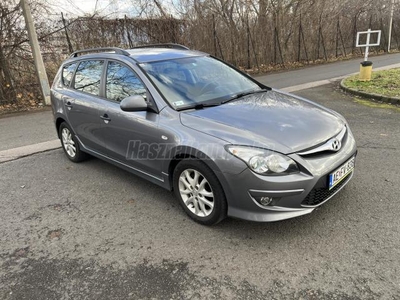 HYUNDAI I30 i30u 1.6 CRDi LP Life SZERVIZKÖNYV-DIGIT KLIMA-MEGKÍMÉLT