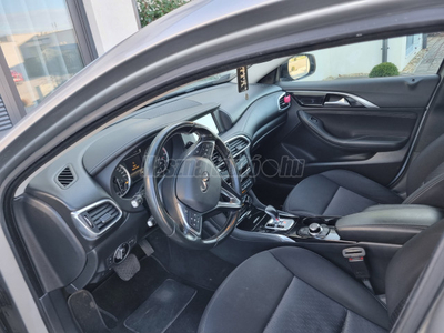 INFINITI Q30 1.5d Premium DCT