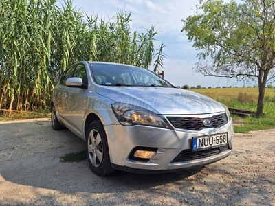 KIA CEE'D 1.4 EX