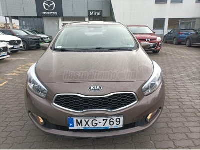 KIA CEE'D 1.6 GDI LX Magyar vezetett szervizkönyves téli-nyári kerekekkel!