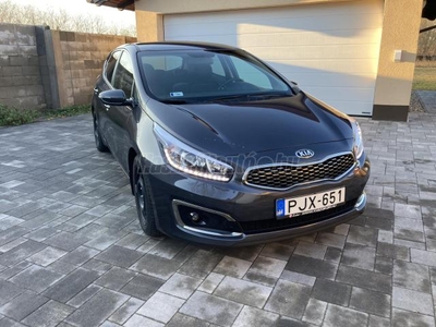 KIA CEE'D 1.6 GDI Platinum Magyarországi.Vezetett Szervizkönyv.Sérülésmentes