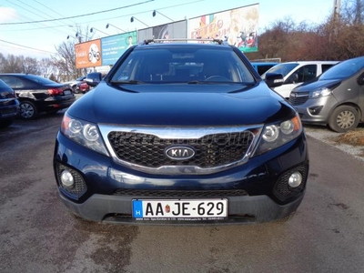 KIA SORENTO 2.2 CRDi LX 192ekm VONOHOROG/2500kg/ VEZETETT SZERVÍZKŐNYV